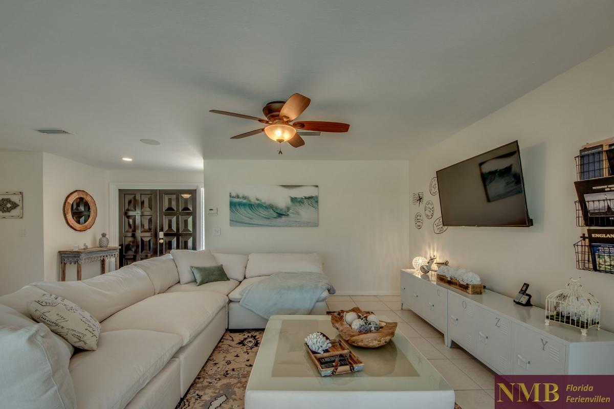 Ferienhaus-Cape-Coral-Cozy-Island_12-Family Room